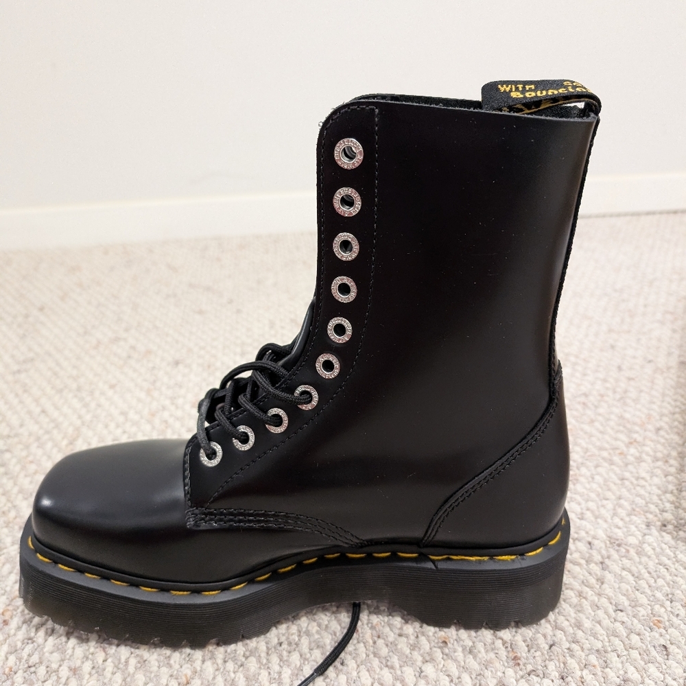 Dr Martens 1490 Quad